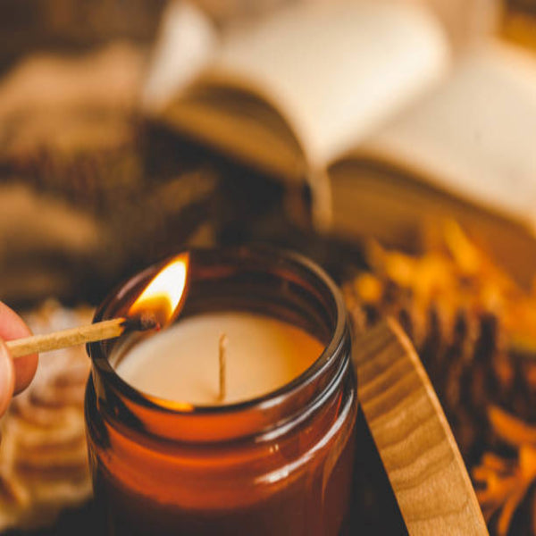 Warm Vanilla Sugar Luxury Soy Candle, 4 oz Amber Glass Jar – Handmade Small Batch Scented Candle, Cozy Sweet Gift for Relaxation, Aromatherapy & Home Décor